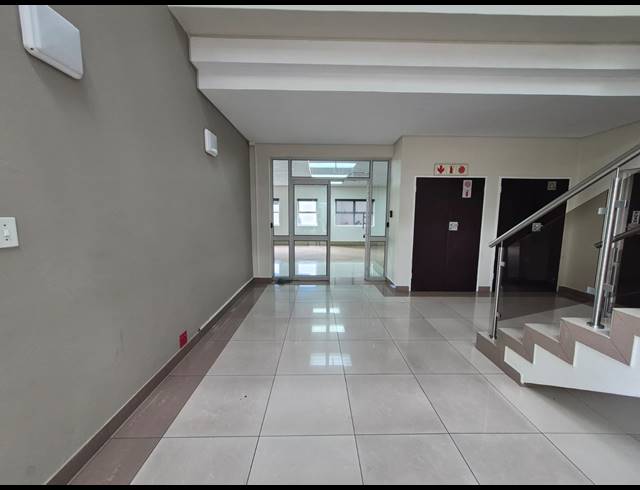 240M² OFFICE TO LET IN PAARDEPLAATS AH